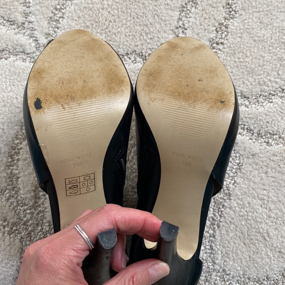 Super sexy Nine West peep toe heels. - Picture 2 of 4